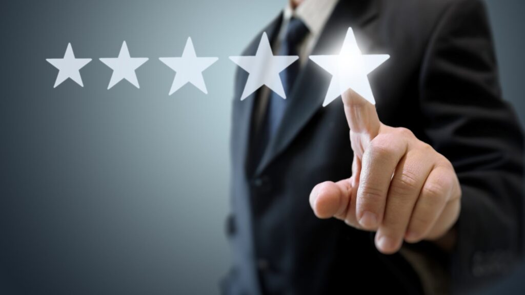 Descubra como o volume de avaliações pode impulsionar sua visibilidade no Google e conquistar a confiança de novos clientes.