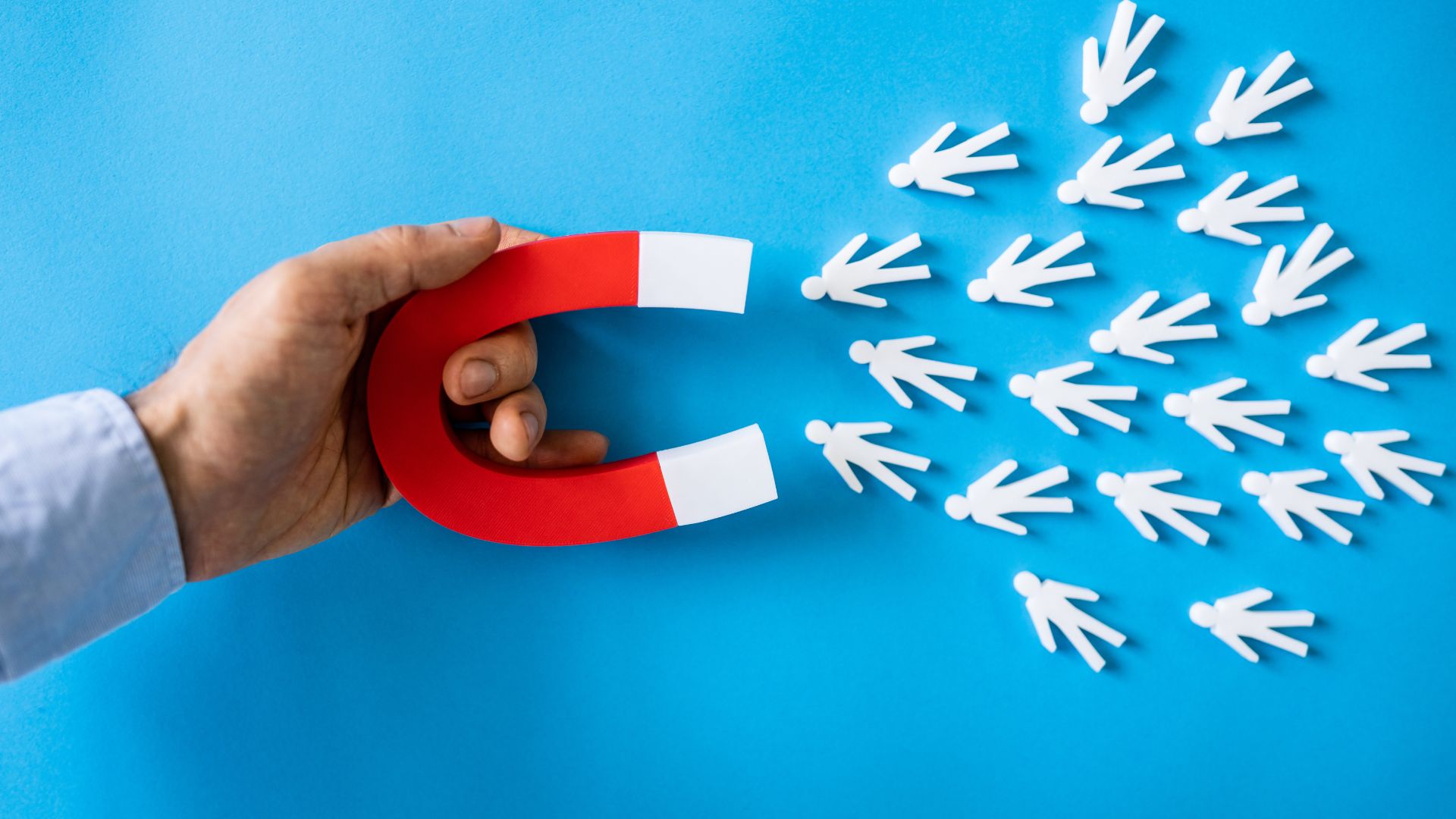 Descubra como avaliações online influenciam a escolha de consumidores e aprenda a aumentar sua credibilidade e sucesso nos negócios.